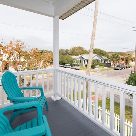 Beautiful Two-Story In Central Galveston, Short Walk To Beach, Near Downtown! | Seas The Breeze别墅 外观 照片