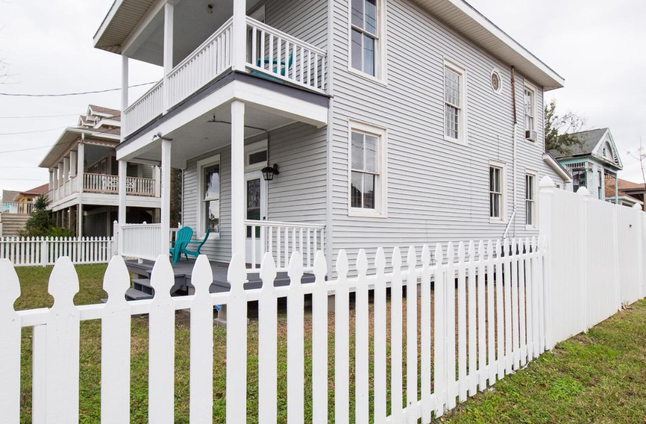 Beautiful Two-Story In Central Galveston, Short Walk To Beach, Near Downtown! | Seas The Breeze别墅 外观 照片