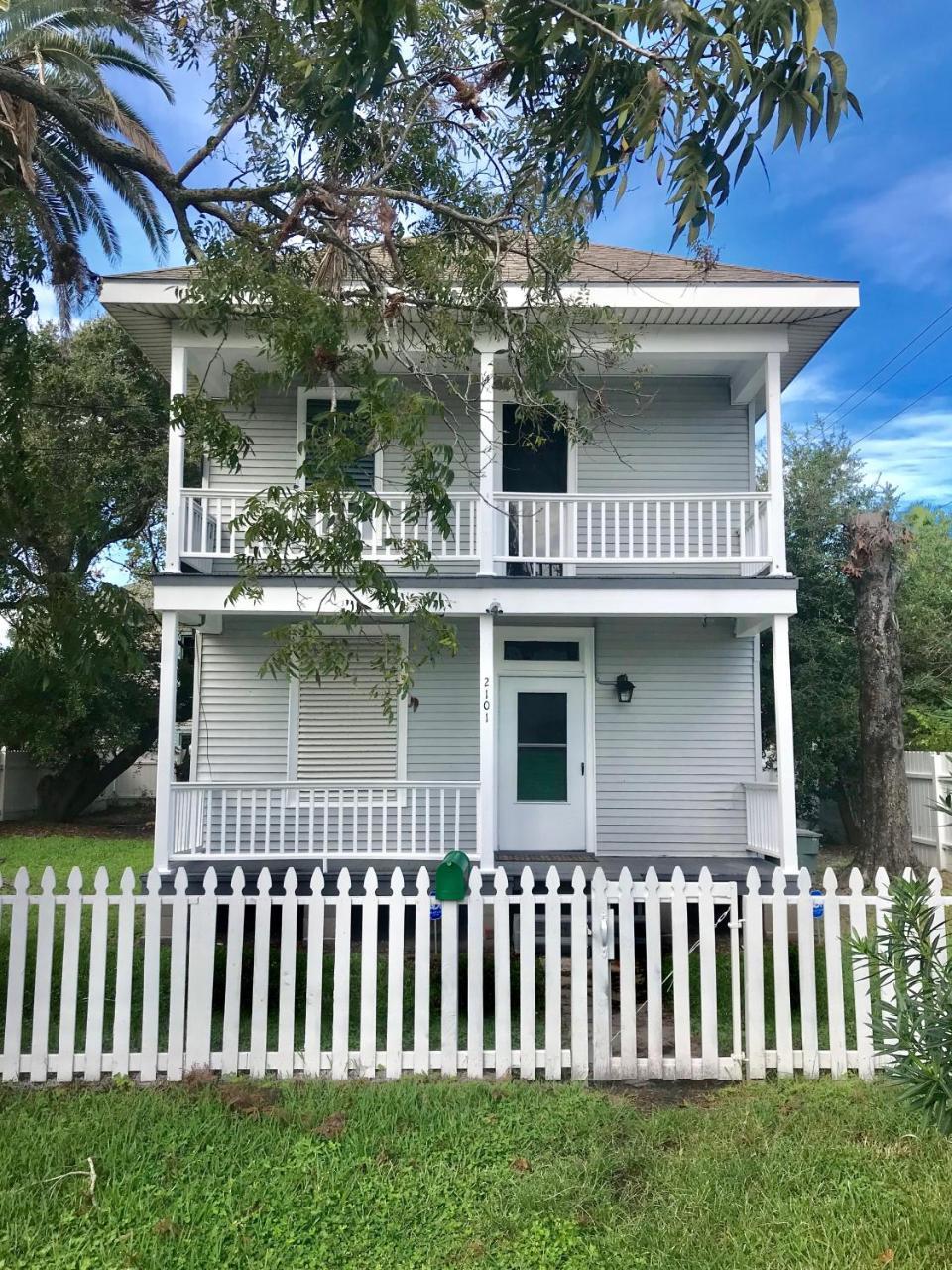 Beautiful Two-Story In Central Galveston, Short Walk To Beach, Near Downtown! | Seas The Breeze别墅 外观 照片