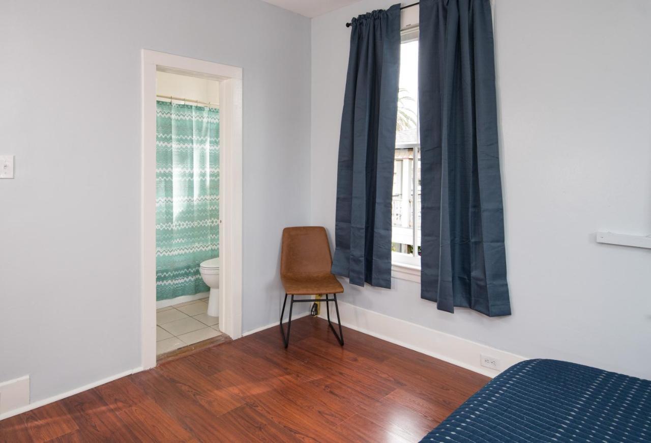 Beautiful Two-Story In Central Galveston, Short Walk To Beach, Near Downtown! | Seas The Breeze别墅 外观 照片