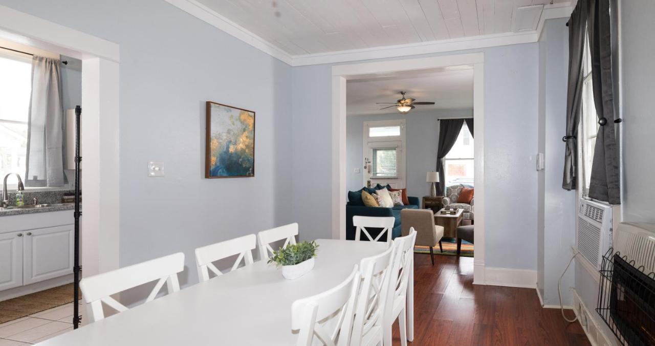Beautiful Two-Story In Central Galveston, Short Walk To Beach, Near Downtown! | Seas The Breeze别墅 外观 照片